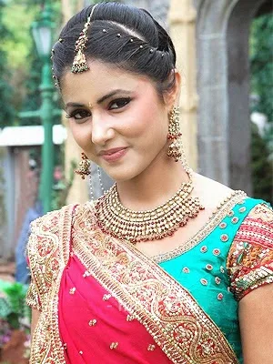 Hina-Khan-Hot-Bikini-Image-Gallery