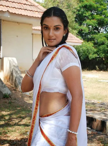Honey-Rose-Hot-Naval-Images