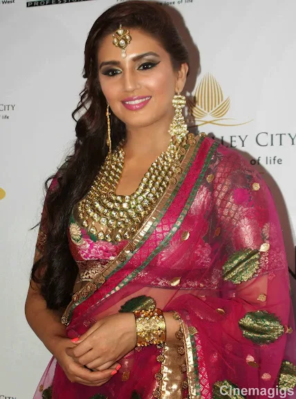 Huma Qureshi Hot Stills
