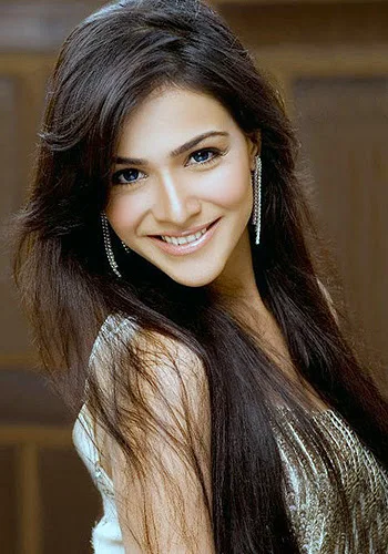 Humaima Malick Hot Sexy Bikini Photos