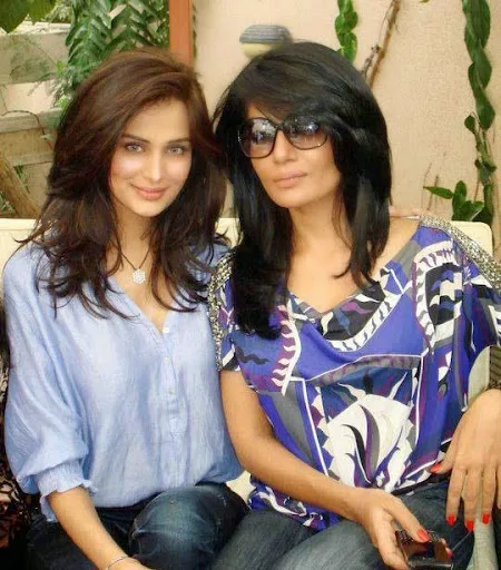 Iffat Rahim Hot Sexy Bikini Stills