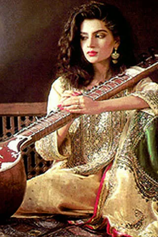 Iffat Rahim Hot Sexy Bikini Pics