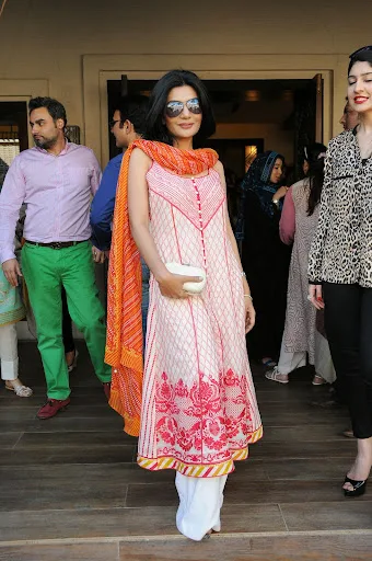 Iffat Rahim Hot Sexy Bikini Pictures