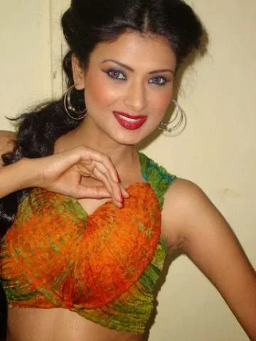 Ishita-Vyas-Hot-Bikini-Wallpapers