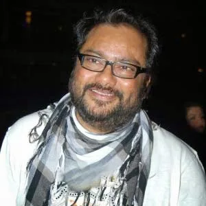 Ismail Darbar Hot Scene Shirtless Body Photo