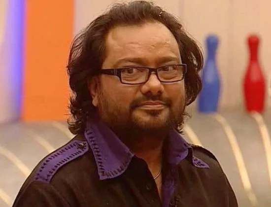 Ismail Darbar Hot Scene Shirtless Body Pics
