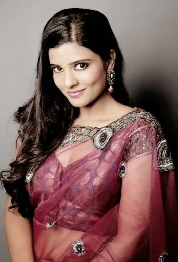 Iyshwarya-Rajesh-Hot-Bikini-Wallpapers