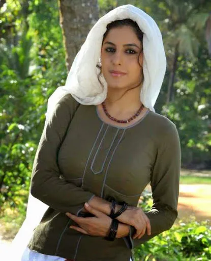 Isha-Talwar-Hot-Photo-Gallery