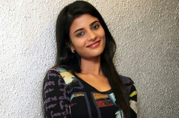 Iyshwarya-Rajesh-Hot-Bikini-Image-Gallery