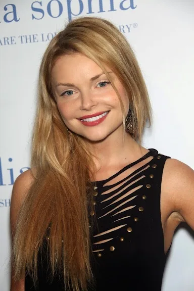 Izabella Miko Hot Sexy Bikini Still