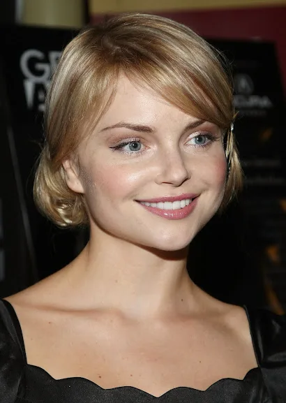 Izabella Miko Hot Sexy Bikini Photo