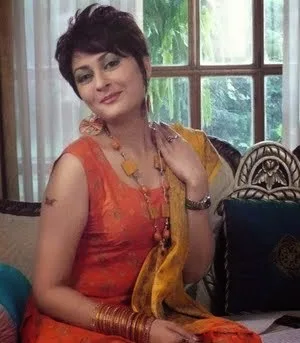 Jana Malik Hot Sexy Bikini Image Gallery