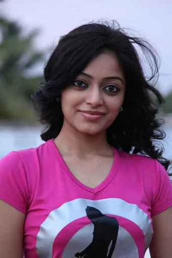 Janani-Iyer-Hot-Bikini-Image-Gallery