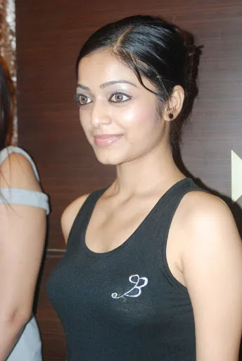 Janani-Iyer-Hot-Bikini-Photos
