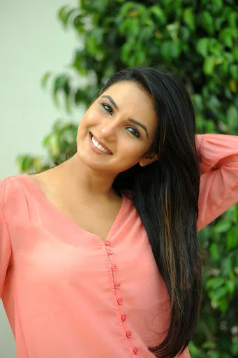 Jasmine-Hot-Bikini-Pics