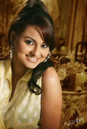 Javeria Abbasi Hot Sexy Bikini Wallpaper