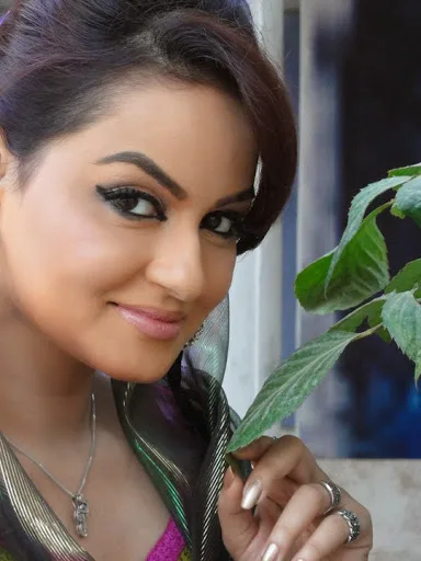 Javeria Abbasi Hot Sexy Bikini Wallpapers