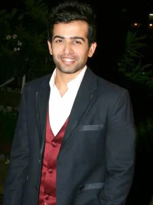 Jay Bhanushali Hot Scene Shirtless Body Images