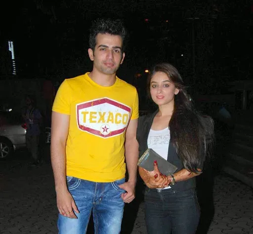 Jay Bhanushali Hot Scene Shirtless Body Pics