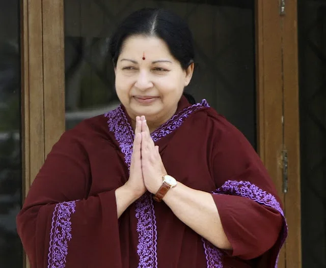 Jayalalithaa-Hot-Bikini-Pics