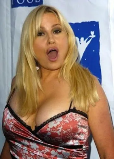 Jennifer Coolidge Hot Sexy Bikini Image Gallery