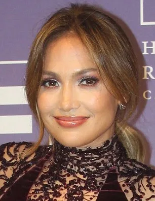 Jennifer Lopez Hot Bra Images