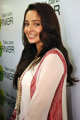Juggan Kazim Hot Sexy Bikini Wallpapers