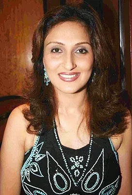 Juhi Babbar Hot Bikini Image Gallery, Images, Photos, Pics