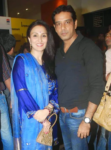 Juhi-Babbar-Hot-Bikini-Pictures