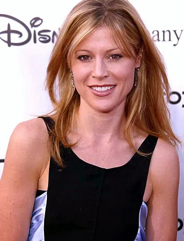 Julie Bowen Hot Sexy Bikini Wallpaper