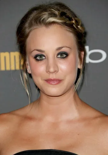 Kaley Cuoco Sweeting Hot Naval Images