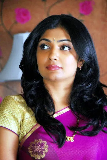Kamalinee-Mukherjee-Hot-Bikini-Wallpapers