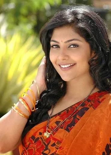 Kamalinee-Mukherjee-Hot-Bikini-Pic