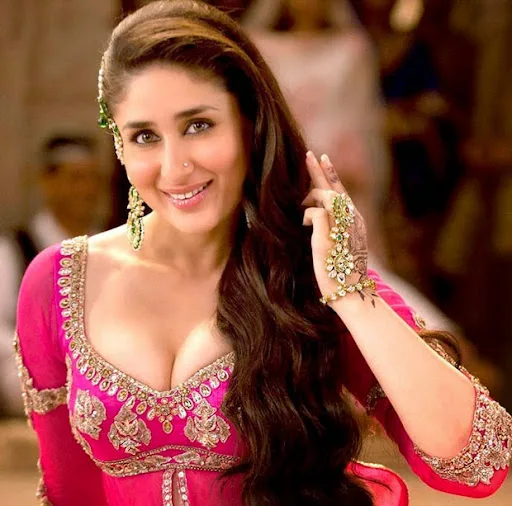 Kareena Kapoor Khan Hot Sexy Bikini Wallpaper