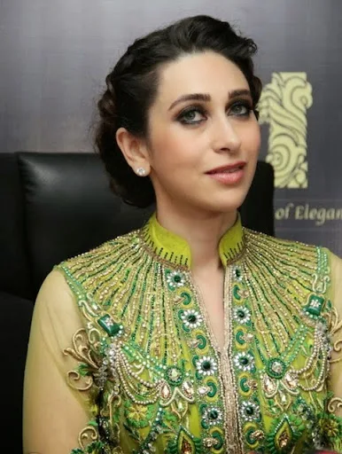 Karishma-Kapoor-Hot-Bikini-Photo