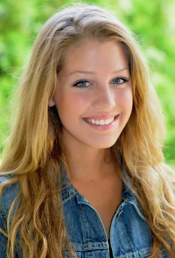 Katie Garfield Hot Sexy Bikini Image Gallery, Images, Photos, Stills, Pics