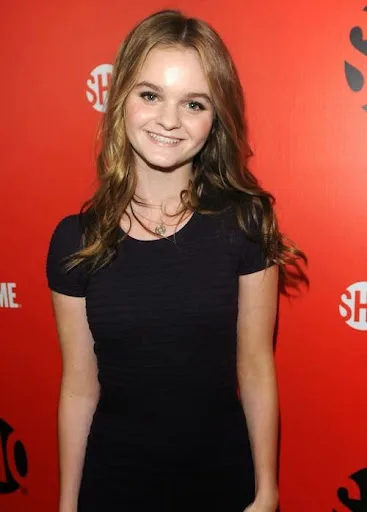 Kerris Dorsey Hot Sexy Bikini Photos