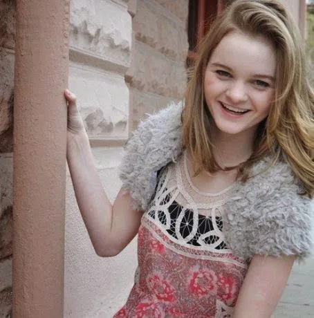 Kerris Dorsey Hot Sexy Bikini Still