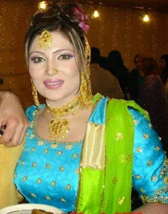 Khushboo Hot Sexy Bikini Pictures
