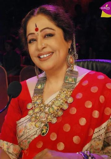 Kirron Kher Hot Sexy Bikini Wallpapers