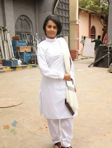 Kitu-Gidwani-Hot-Wallpapers