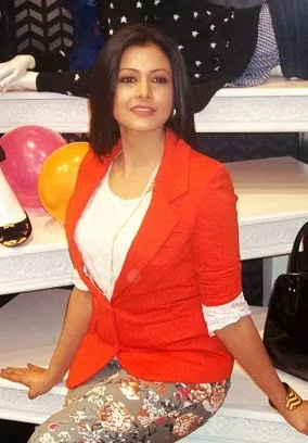 Koel-Mallick-Hot-Bra-Images