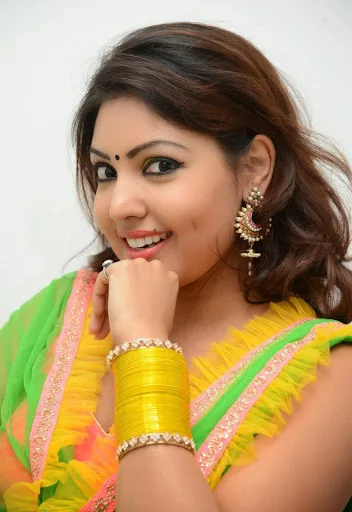 Komal-Jha-Hot-Bikini-Photos