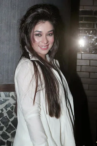 Komal Rizvi Hot Gallery, Bikini Images, Photos, Pics, Stills