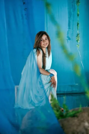 Komal Rizvi Hot Sexy Bikini Wallpaper