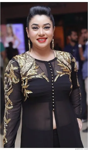 Komal Rizvi Hot Sexy Bikini Photo