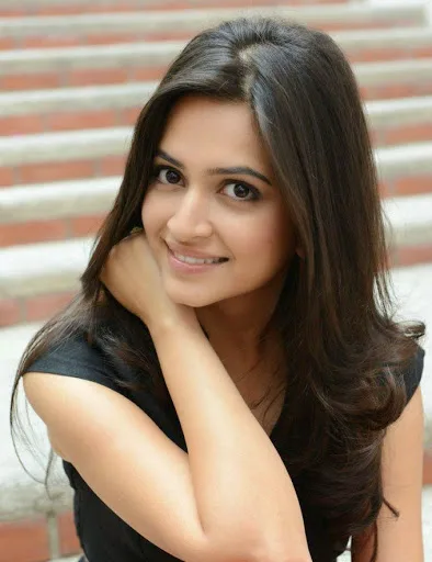 Kriti-Kharbanda-Hot-Bikini-Pics