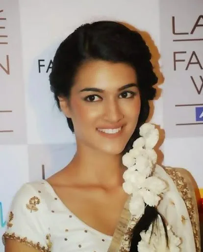 Kriti Sanon Hot Sexy Bikini Photos