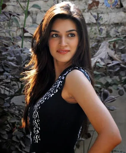 Kriti Sanon Hot Sexy Bikini Pictures