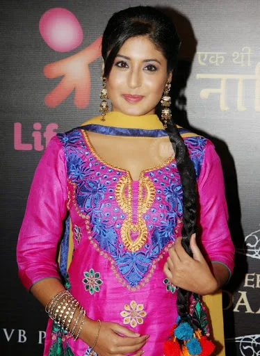 Kritika-Kamra-Hot-Bikini-Photos